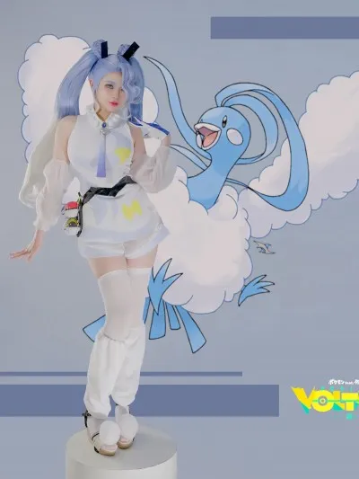 ZinieQ (ジニCosplayer) cosplay Hatsune Miku Flying – Pokemon