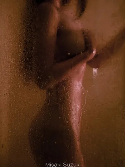铃木美咲 – Bathroom