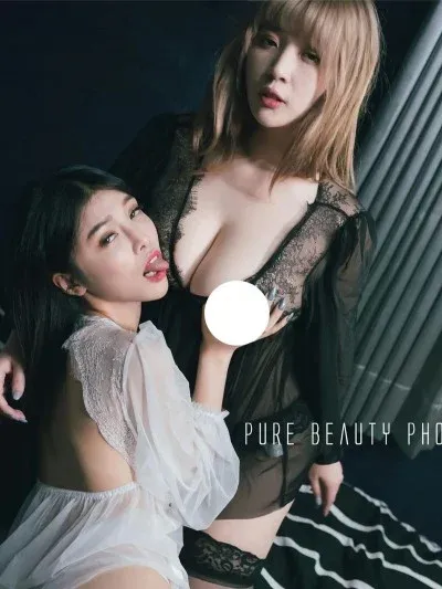Linda and Ruru – Sexy Little Devil