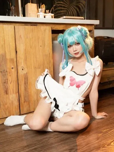 PoppaChan cosplay Uruha Rushia – Hololive