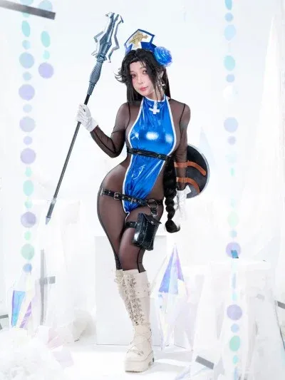 Umeko J cosplay Maiden Ice Rose – NIKKE
