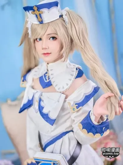 Joyce cosplay Barbara trong Genshin Impact