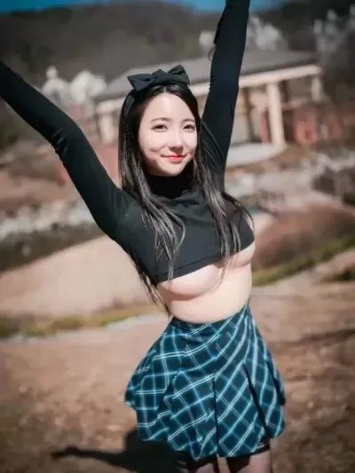 DJAWA Photo – Son Ye-Eun (손예은) – Early Spring Walk in March “156 photos”