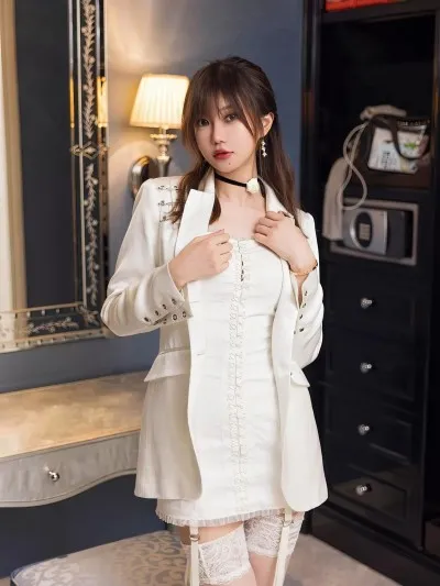 XIUREN – Ula (绮里嘉) – White “72 photos”