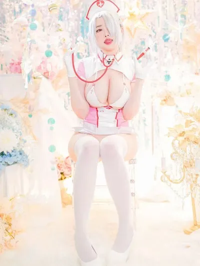 Kaya Huang - Prinz Heinrich Nurse