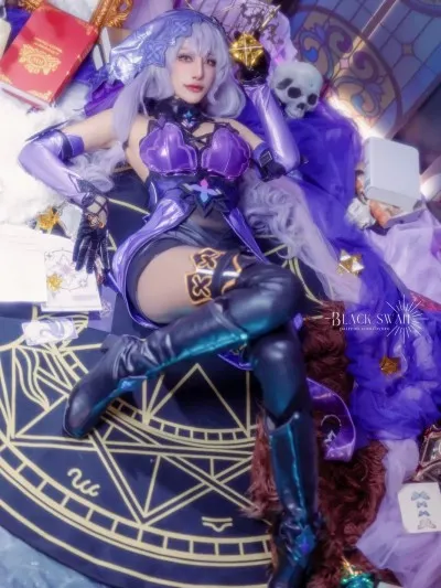 Byoru cosplay_Black_Swan_-_Honkai_Star_Rail